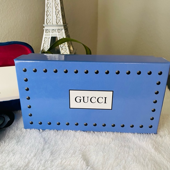 Authentic Gucci Rectangle Sunglasses - Picture 16 of 16